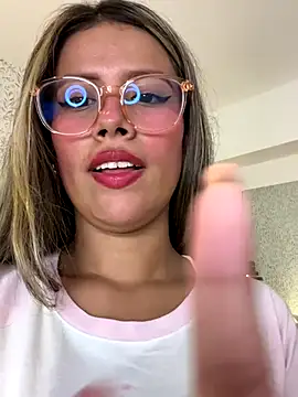 Snapshot of EMILIIA_RICHTER__ chatting on 10/30/25, 06:08 EMILIIA RICHTER online show from 10/30/25, 06:08