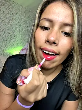 Snapshot of EMILIIA_RICHTER__ chatting on 11/03/25, 05:58 EMILIIA RICHTER online show from 11/03/25, 05:58