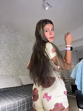 Snapshot of EMILIIA_RICHTER__ chatting on 12/02/25, 11:37 EMILIIA RICHTER online show from 12/02/25, 11:37