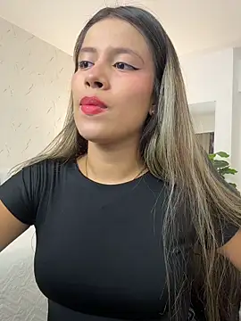 EMILIIA RICHTER   online show from 06/12/26, 03:38