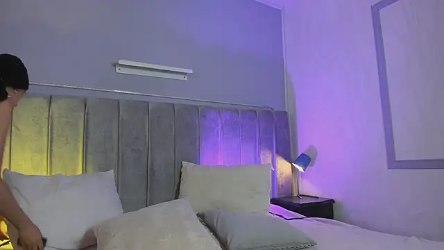 Peytonn Monroe online show from 10/29/25, 12:18