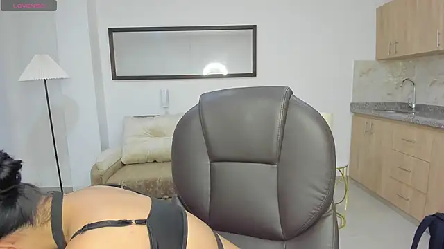 Mila blaze online show from 10/21/25, 02:34