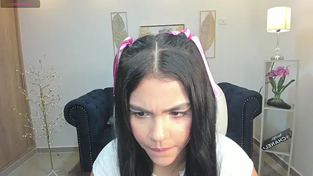 Mila blaze online show from 11/03/25, 12:24