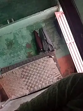 Snapshot of annu_000 chatting on 10/04/25, 05:05 annu 000 online show from 10/04/25, 05:05