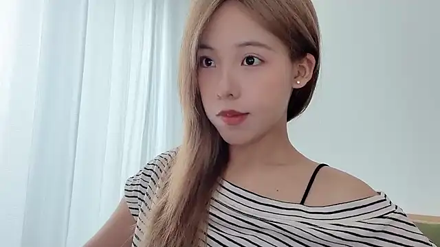 Snapshot of Meng_777 chatting on 06/18/26, 07:30 Meng 777 online show from 06/18/26, 07:30