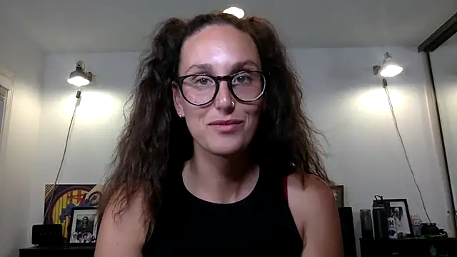 Snapshot of annmarieferrara chatting on 09/19/25, 02:46 annmarieferrara online show from 09/19/25, 02:46