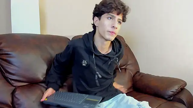 Snapshot of Xam_Collen chatting on 11/14/25, 03:22 Xam Collen online show from 11/14/25, 03:22