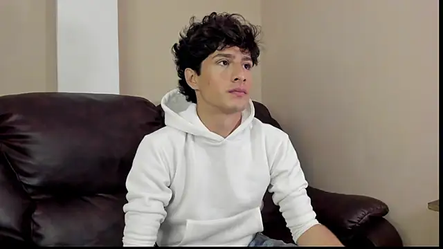 Snapshot of Xam_Collen chatting on 11/29/25, 04:21 Xam Collen online show from 11/29/25, 04:21