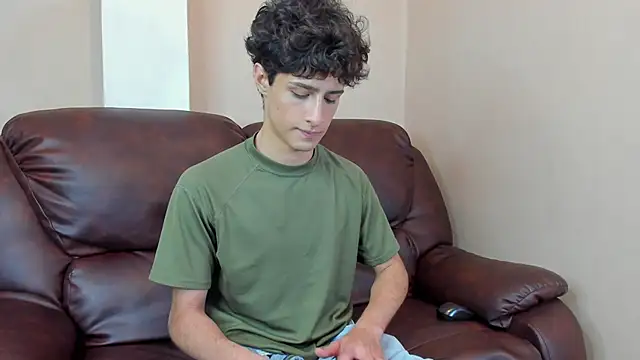 Snapshot of Xam_Collen chatting on 12/14/25, 05:18 Xam Collen online show from 12/14/25, 05:18