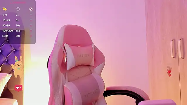 Snapshot of MssOriana88 chatting on 10/30/25, 03:35 MssOriana88 online show from 10/30/25, 03:35