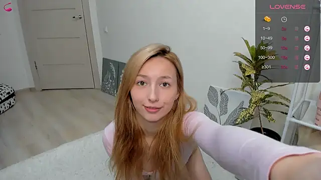 Snapshot of SandyCramerrr chatting on 10/13/25, 11:54 SandyCramerrr online show from 10/13/25, 11:54