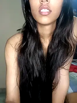 Snapshot of reetika6375 chatting on 09/22/25, 12:51 reetika6375 online show from 09/22/25, 12:51