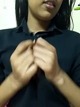 reetika6375 online show from 02/10/26, 11:42