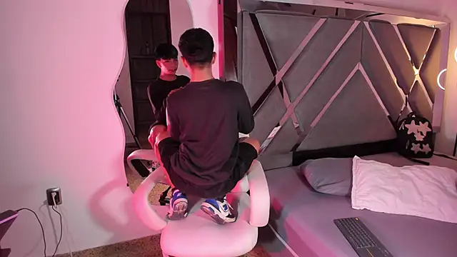 Snapshot of Peter_chase chatting on 09/20/25, 06:31 Peter chase online show from 09/20/25, 06:31