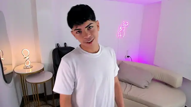 Snapshot of Peter_chase chatting on 10/11/25, 06:17 Peter chase online show from 10/11/25, 06:17