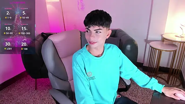 Snapshot of Peter_chase chatting on 12/17/25, 06:03 Peter chase online show from 12/17/25, 06:03