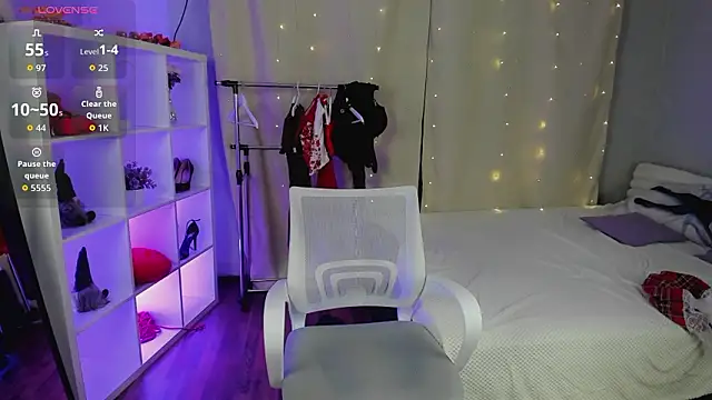 Snapshot of VikkyJane chatting on 02/20/26, 06:26 VikkyJane online show from 02/20/26, 06:26