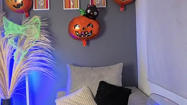 miacardonasecret online show from 10/17/25, 09:17