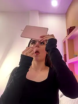 Snapshot of SofiaFontaiine chatting on 10/25/25, 03:58 SofiaFontaiine online show from 10/25/25, 03:58