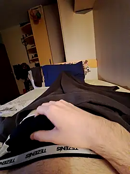 Snapshot of Young_StallioN_ chatting on 10/21/25, 10:43 Young StallioN online show from 10/21/25, 10:43