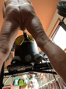 Snapshot of Nataku10 chatting on 09/24/25, 08:23 Nataku10 online show from 09/24/25, 08:23