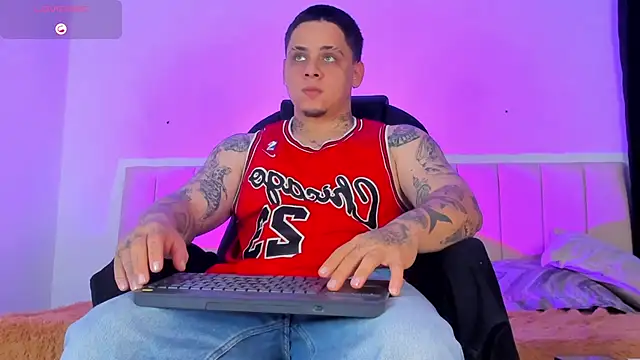 denis munera online show from 09/22/25, 11:01