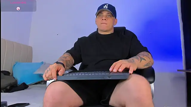 denis munera online show from 10/19/25, 10:05