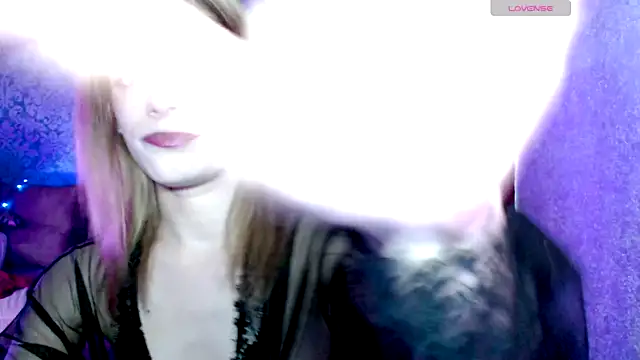 Kate  Loves online show from 04/21/26, 07:17