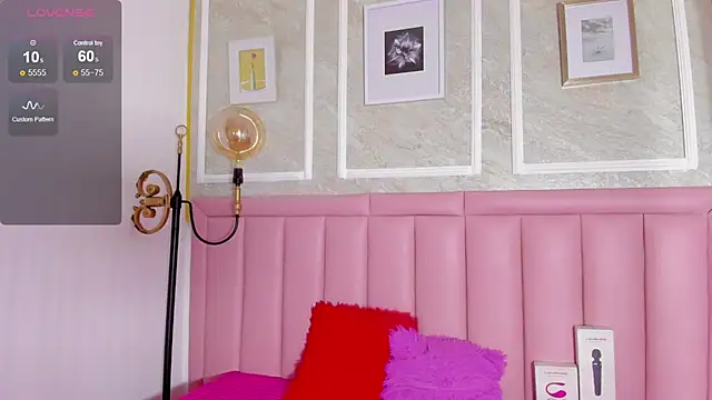 HoollyHendrix online show from 02/03/26, 07:52