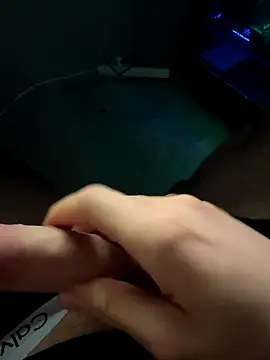 Snapshot of jstntz chatting on 11/09/25, 12:09 jstntz online show from 11/09/25, 12:09