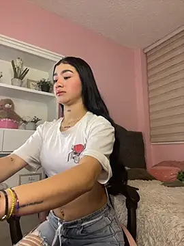 camila1 torres  online show from 11/24/25, 11:26