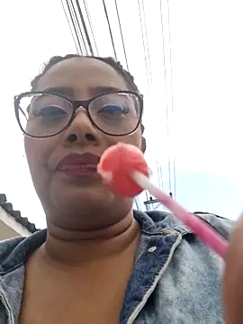 Snapshot of Ebony-Goddess19 chatting on 10/07/25, 04:15 Ebony-Goddess19 online show from 10/07/25, 04:15