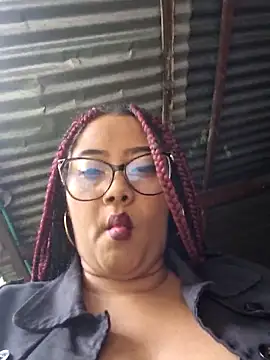 Snapshot of Ebony-Goddess19 chatting on 10/29/25, 05:14 Ebony-Goddess19 online show from 10/29/25, 05:14