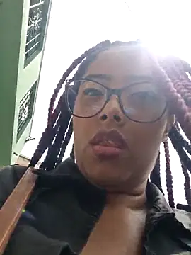 Snapshot of Ebony-Goddess19 chatting on 10/30/25, 05:02 Ebony-Goddess19 online show from 10/30/25, 05:02