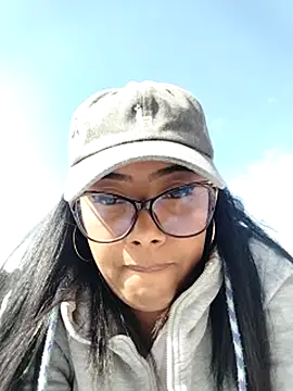 Snapshot of Ebony-Goddess19 chatting on 01/10/26, 02:08 Ebony-Goddess19 online show from 01/10/26, 02:08