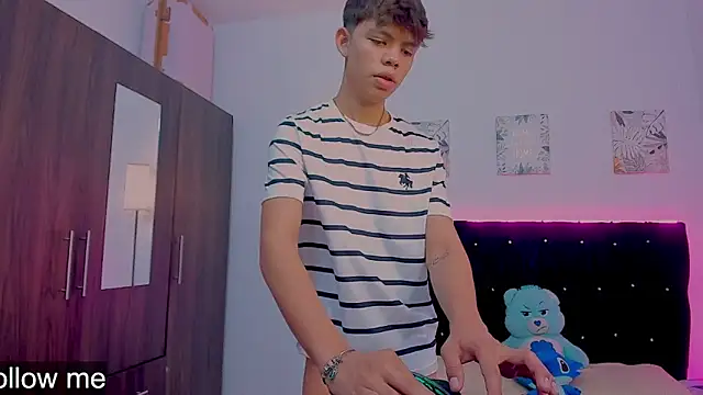 Zacktorres  online show from 11/16/25, 10:48