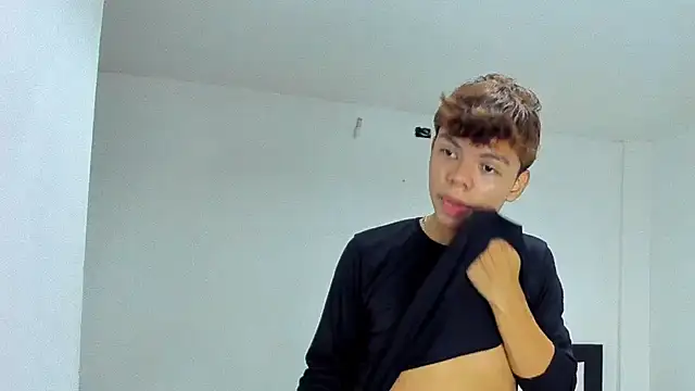 Zacktorres  online show from 12/22/25, 11:57