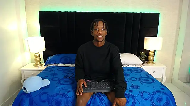 SkylerBigxxx online show from 05/19/26, 04:08