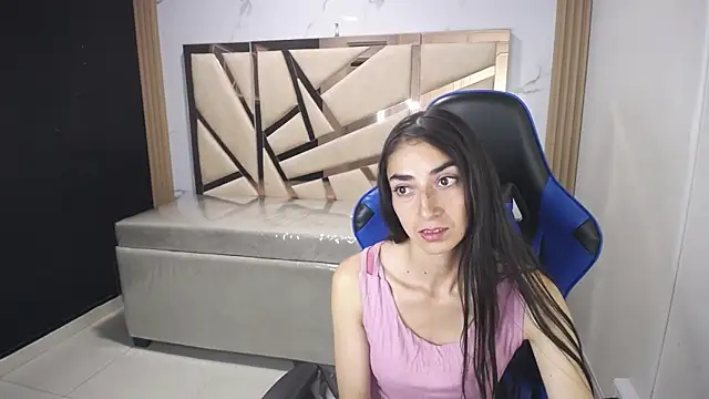 Snapshot of Maily_a_ chatting on 11/16/25, 03:01 Maily a online show from 11/16/25, 03:01