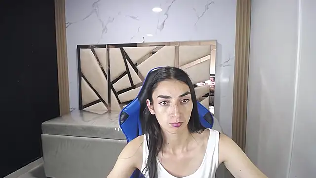 Snapshot of Maily_a_ chatting on 11/19/25, 02:55 Maily a online show from 11/19/25, 02:55