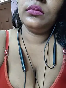 Jasmine Januja online show from 07/14/26, 01:52