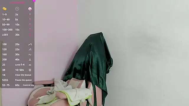 Snapshot of Yuni_kim chatting on 11/25/25, 04:18 Yuni kim online show from 11/25/25, 04:18