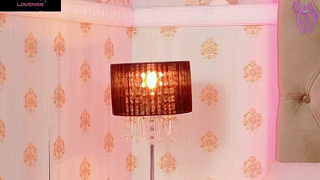 Snapshot of CoraVex chatting on 10/23/25, 04:12 CoraVex online show from 10/23/25, 04:12