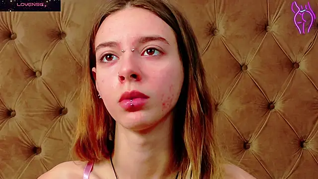 Snapshot of CoraVex chatting on 11/27/25, 05:09 CoraVex online show from 11/27/25, 05:09