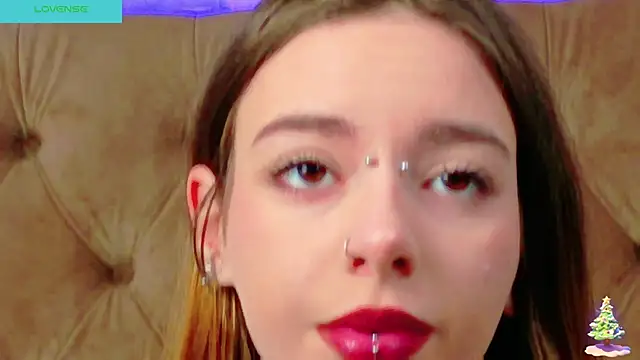 Snapshot of CoraVex chatting on 12/15/25, 05:12 CoraVex online show from 12/15/25, 05:12