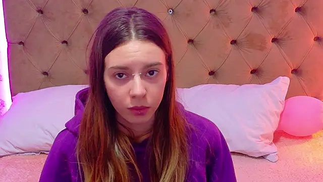 CoraVex online show from 04/04/26, 04:11