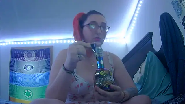 Snapshot of Violet-Dreamz333 chatting on 12/21/25, 09:33 Violet-Dreamz333 online show from 12/21/25, 09:33