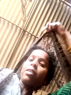 Snapshot of Km_kalpna chatting on 09/22/25, 04:03 Km kalpna online show from 09/22/25, 04:03