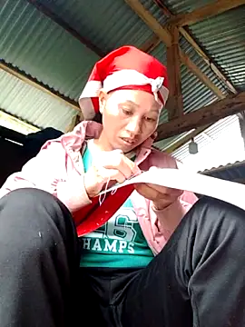 Snapshot of donna-bae chatting on 10/24/25, 07:16 donna-bae online show from 10/24/25, 07:16