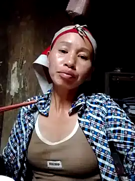 Snapshot of donna-bae chatting on 10/28/25, 11:58 donna-bae online show from 10/28/25, 11:58